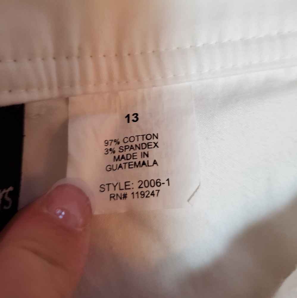 WHITE WIDE LEG CAPRIS! - Picture 12 of 13